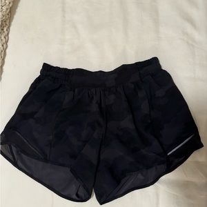 lululemon hotty hot shorts - heritage 365 camo